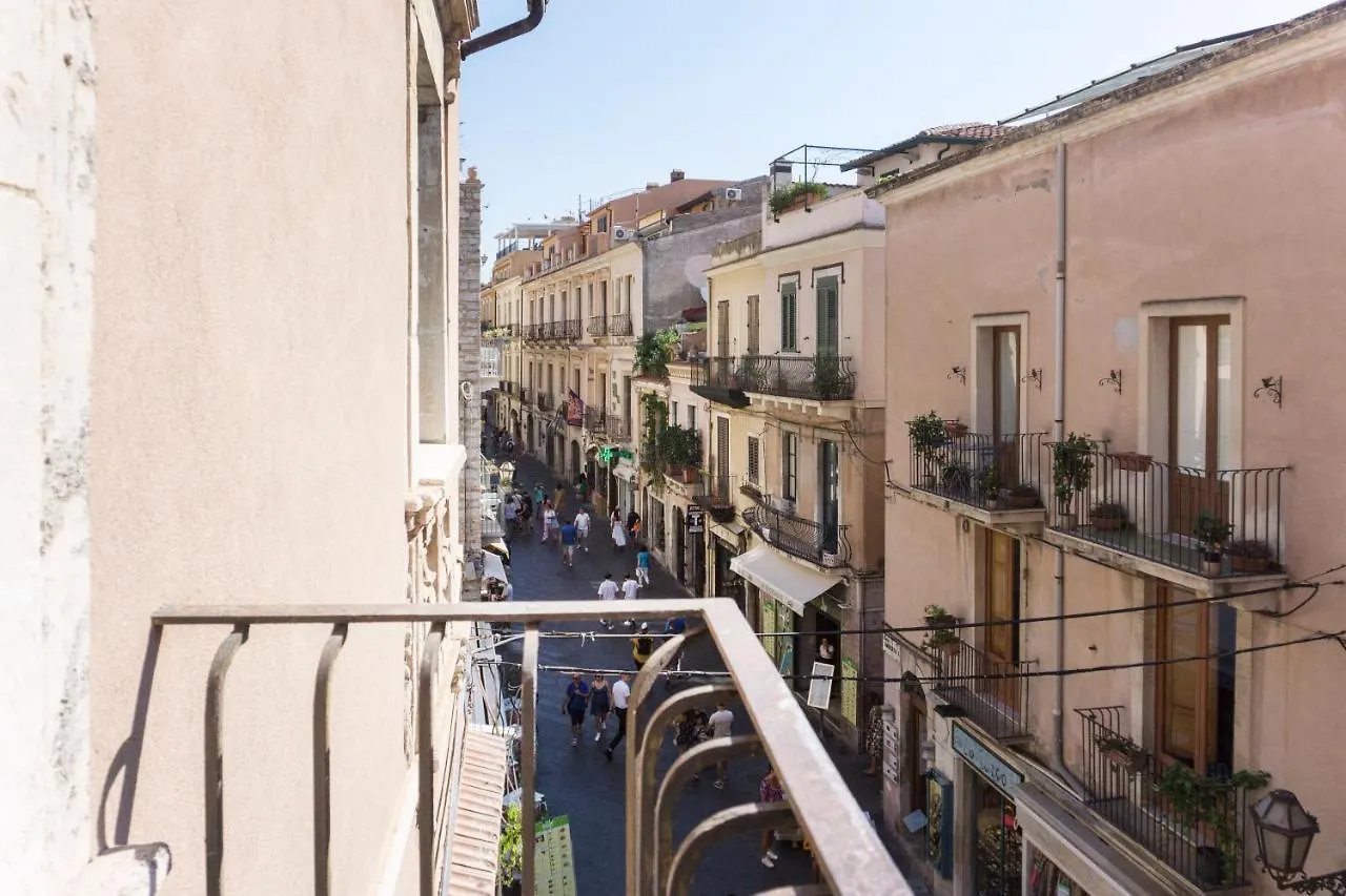 The Nest - Taormina Apartments