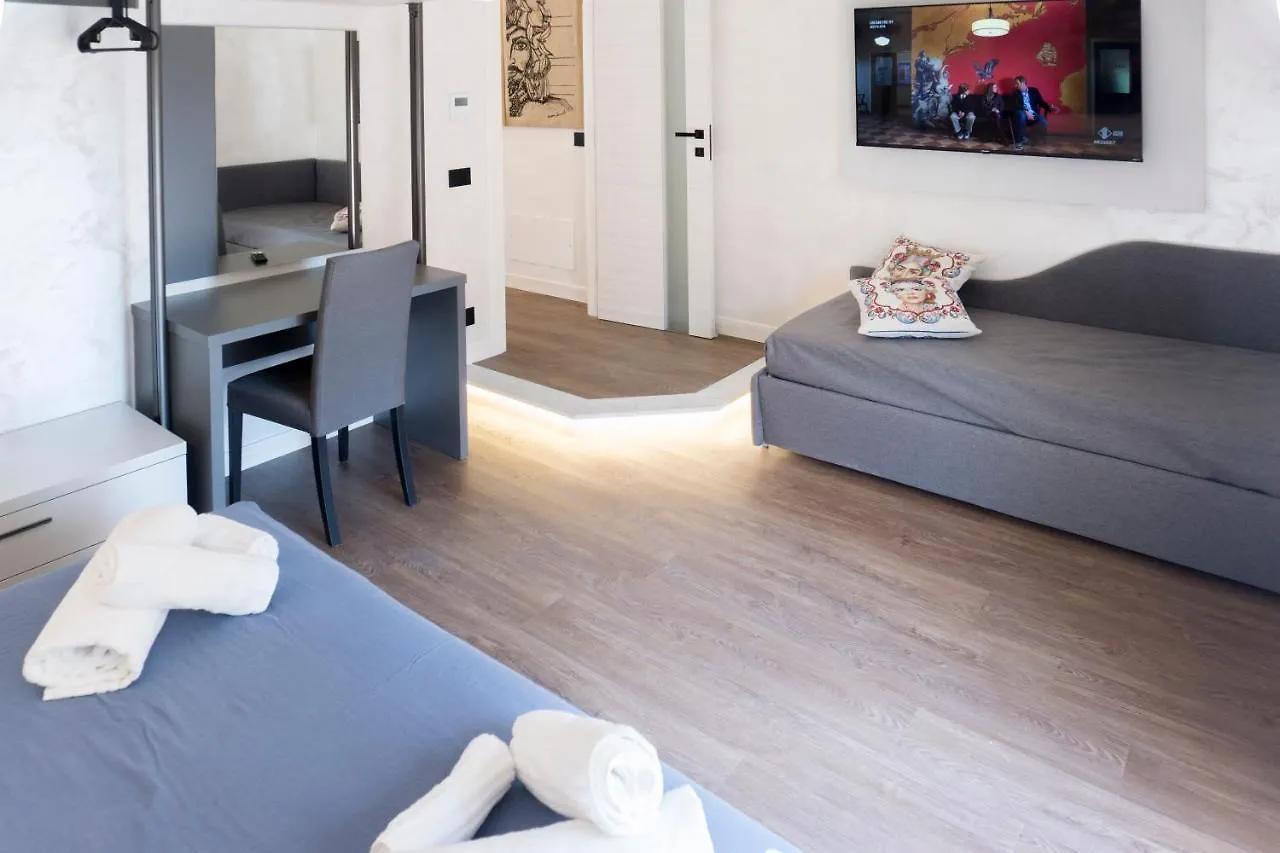 The Nest - Taormina Apartments 0*,